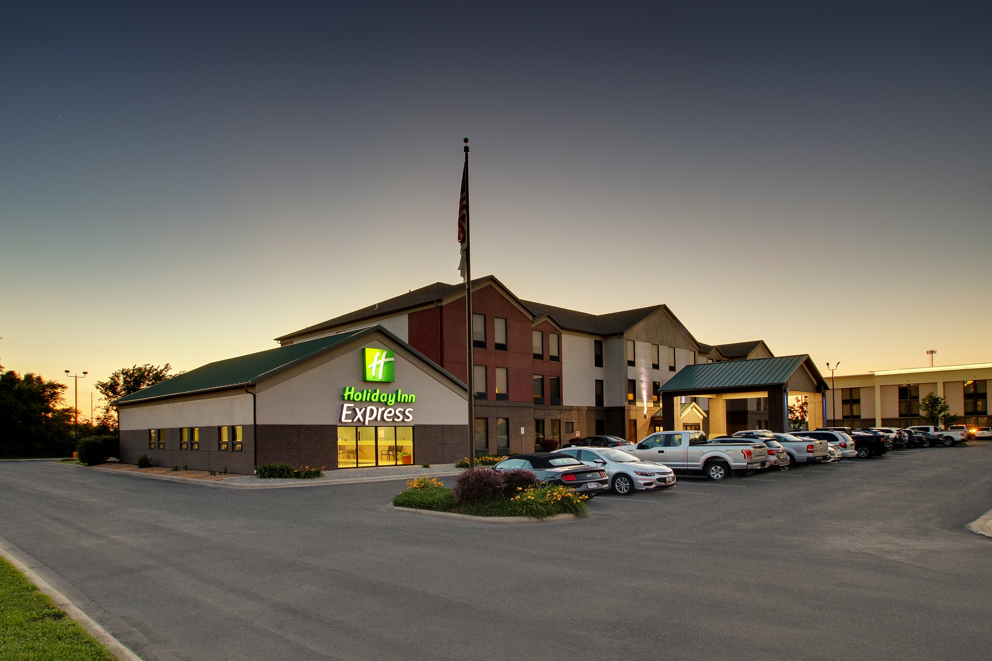 holiday inn express and suites lebanon by ihg