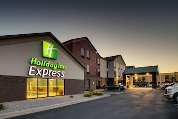 Holiday Inn Express & Suites Lebanon By Ihg,Laclede>>Fort Leonard Wood,3 star