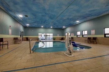 Holiday Inn Express & Suites Lebanon By Ihg,Laclede>>Fort Leonard Wood,3 star