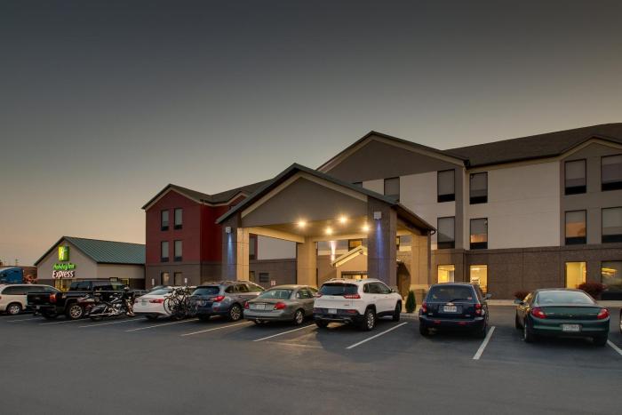 holiday inn express and suites lebanon by ihg
