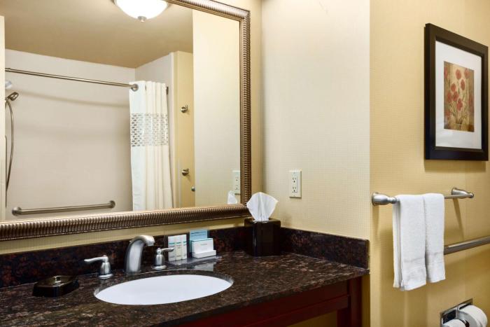 hampton inn and suites mission