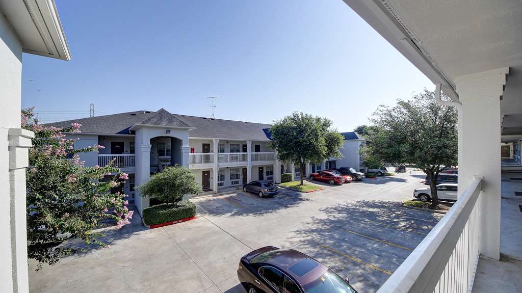 studio 6 san antonio tx six flags