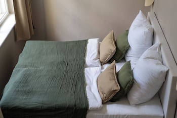 the charming by curt suites