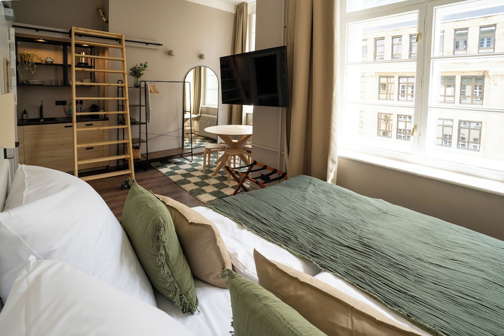 the charming by curt suites