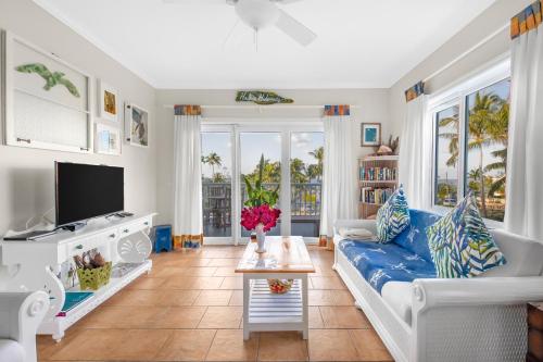 pineapple fields boutique condo hotel