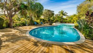 pineapple fields boutique condo hotel