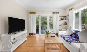 pineapple fields boutique condo hotel