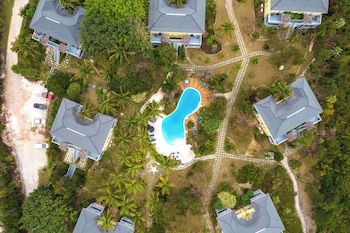 pineapple fields boutique condo hotel