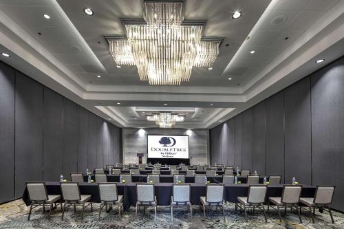 doubletree by hilton hotel modesto