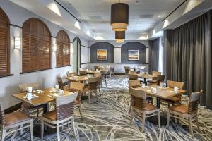 doubletree by hilton hotel modesto