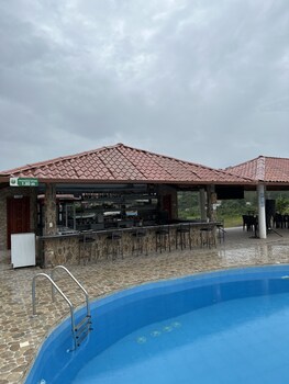 hosteria mana