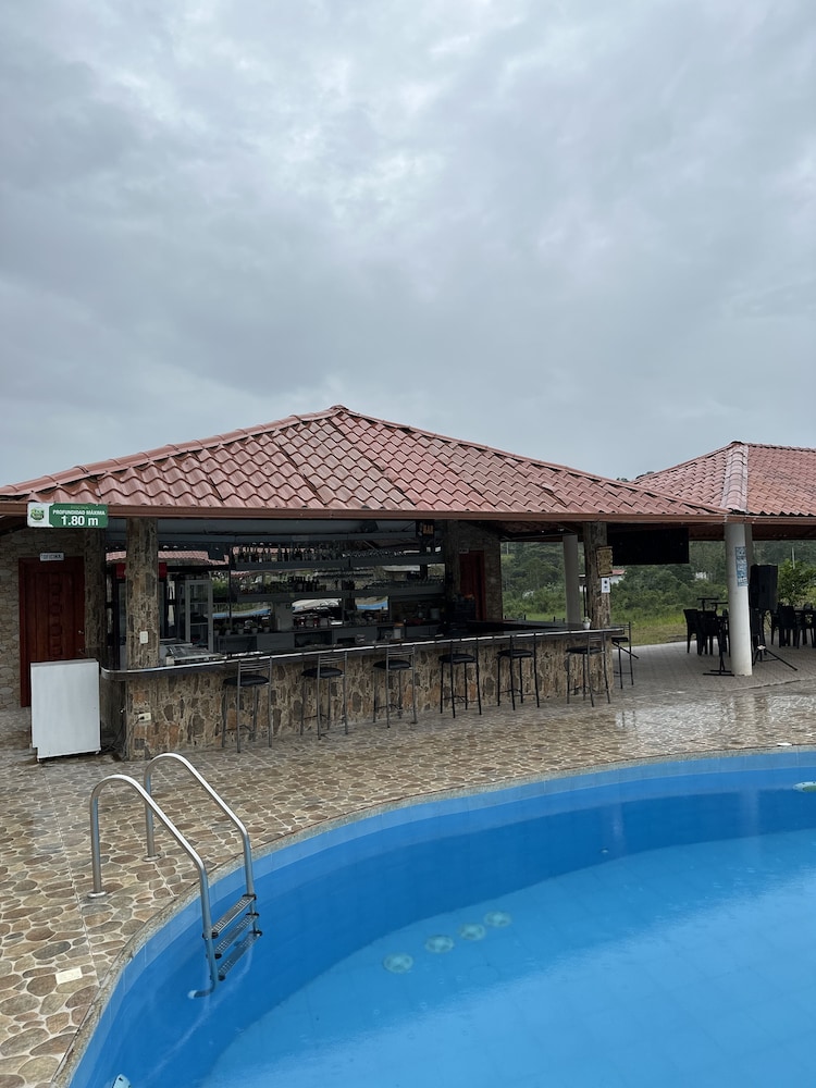 hosteria mana
