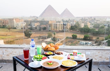 khattab pyramids hotel