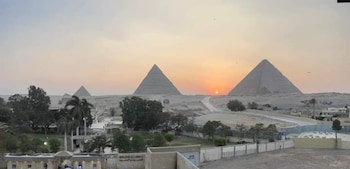 cairo pyramids view inn