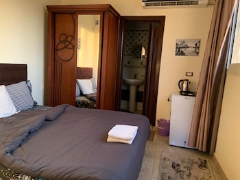 cairo pyramids view inn