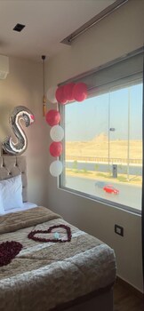 white pyramids inn