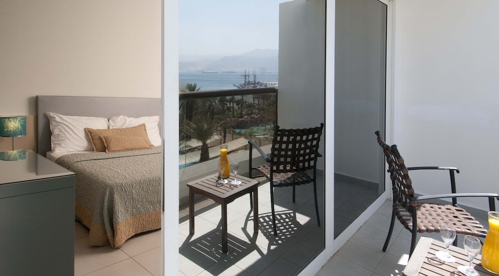 neptune eilat by dan hotels