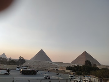 capital of pyramids hotel