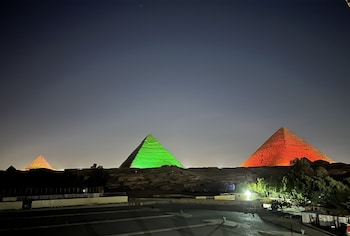 capital of pyramids hotel