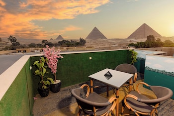 capital of pyramids hotel