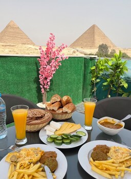 capital of pyramids hotel