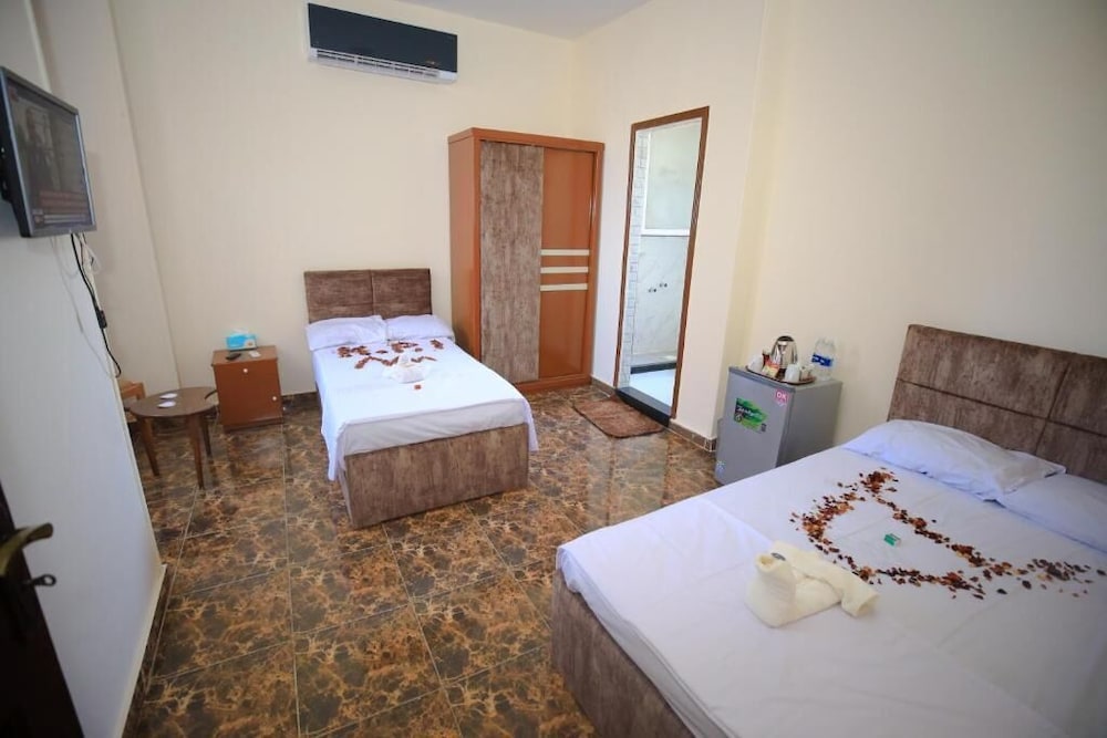 el khalil pyramids view inn