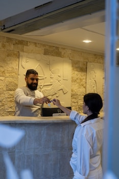 king of pharaohs pyramids view