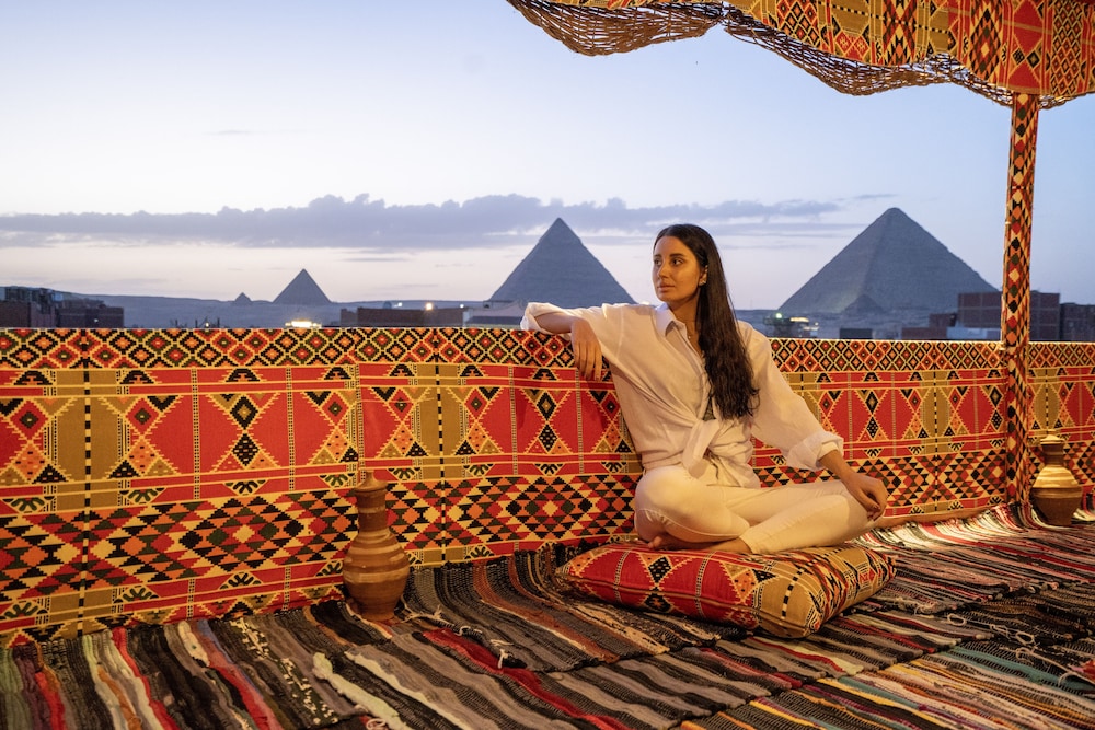 king of pharaohs pyramids view