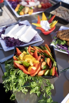 king of pharaohs pyramids view