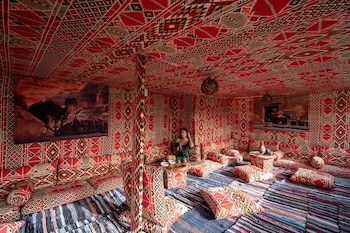 king of pharaohs pyramids view