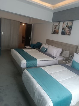 mar charbel hotel cairo