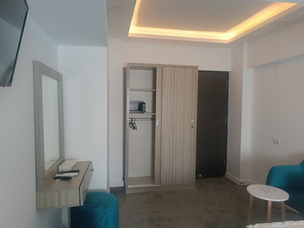 mar charbel hotel cairo