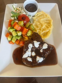 mar charbel hotel cairo