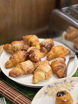 mar charbel hotel cairo