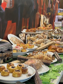 mar charbel hotel cairo