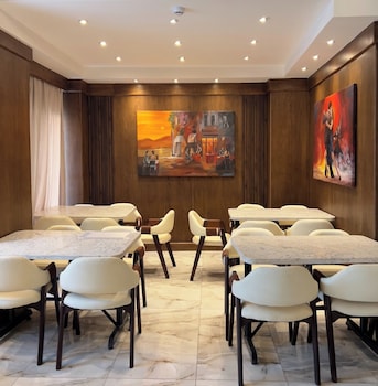 mar charbel hotel cairo