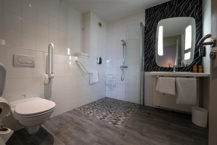 ibis montargis