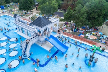 hunguest hotel flora