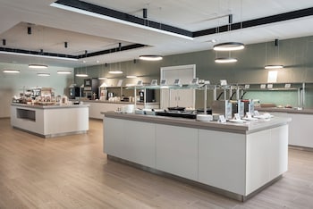 hunguest hotel flora