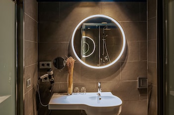 hotel indigo barcelona plaza espana by ihg