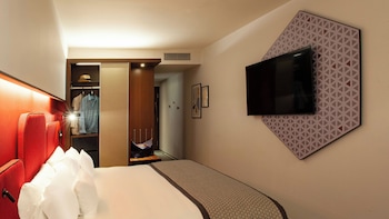 hotel indigo barcelona plaza espana by ihg