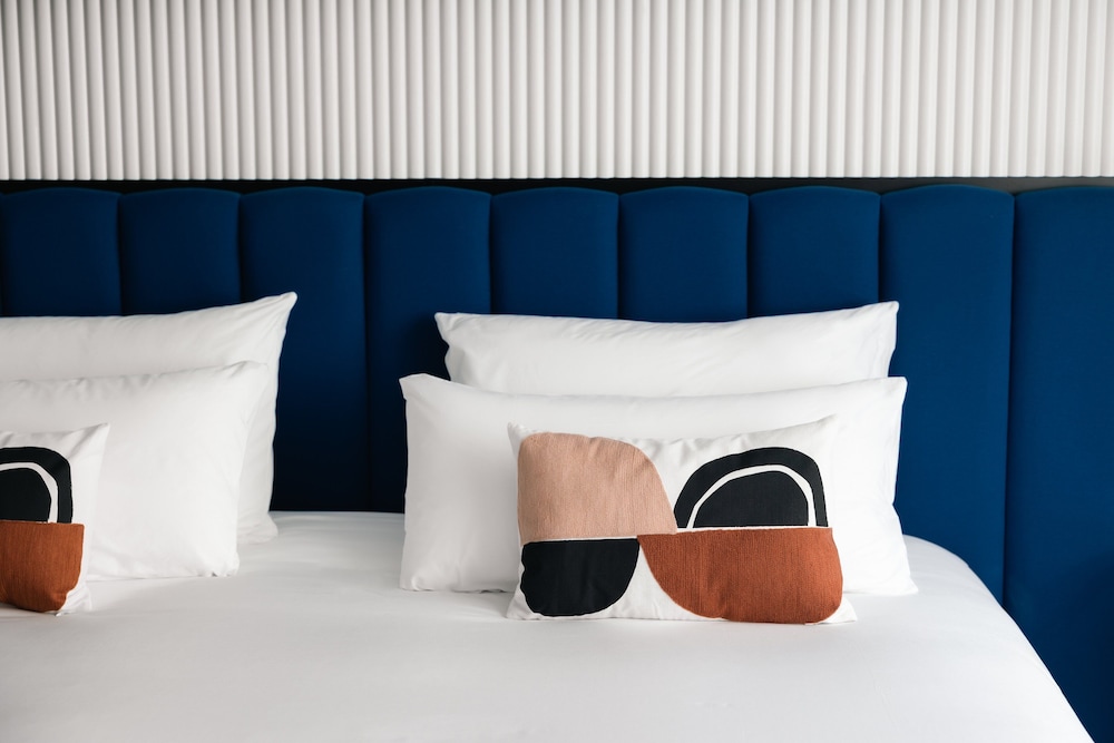 hotel indigo barcelona plaza espana by ihg