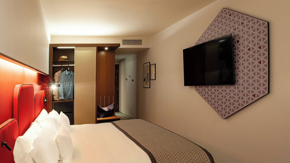 hotel indigo barcelona plaza espana by ihg