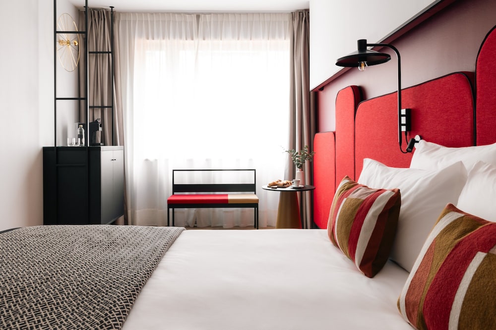 hotel indigo barcelona plaza espana by ihg
