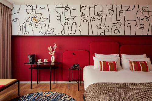 hotel indigo barcelona plaza espana by ihg