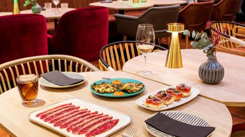 hotel indigo barcelona plaza espana by ihg