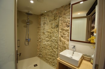 calvario plaza hotel