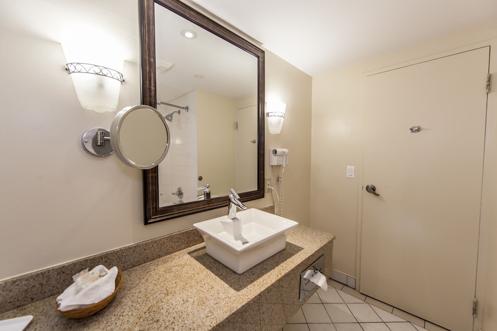 radisson hotel montreal airport