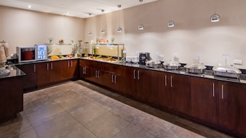 radisson hotel montreal airport
