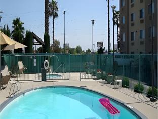 holiday inn express bakersfield by ihg
